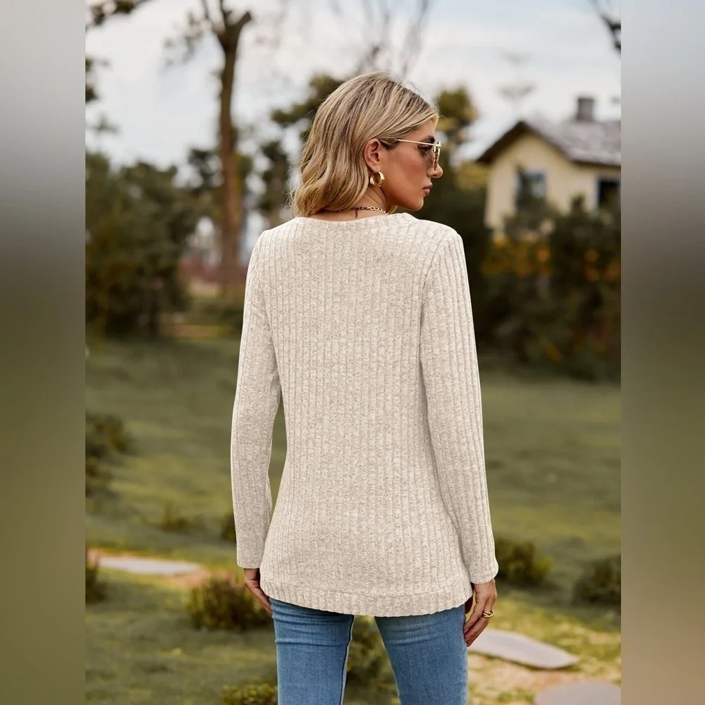 Classic Chic Ribbed V-Neck Sweater - Picture 2 of 4